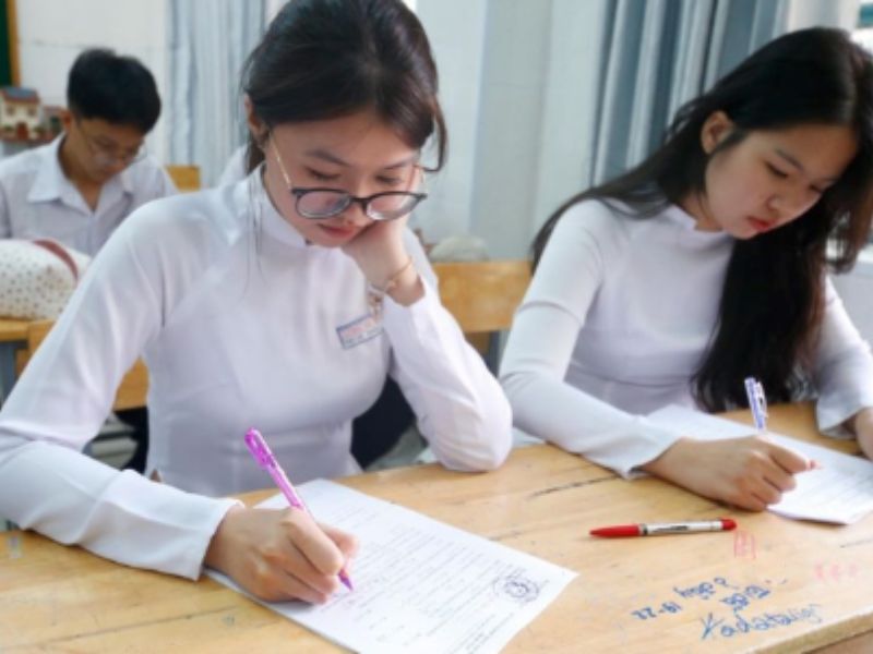 ĐIỂM MỚI KỲ THI TỐT NGHIỆP 2025